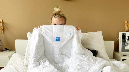 Sunki antklodė - kas tai, kaip išsirinkti ir koks jos poveikis miegui?
